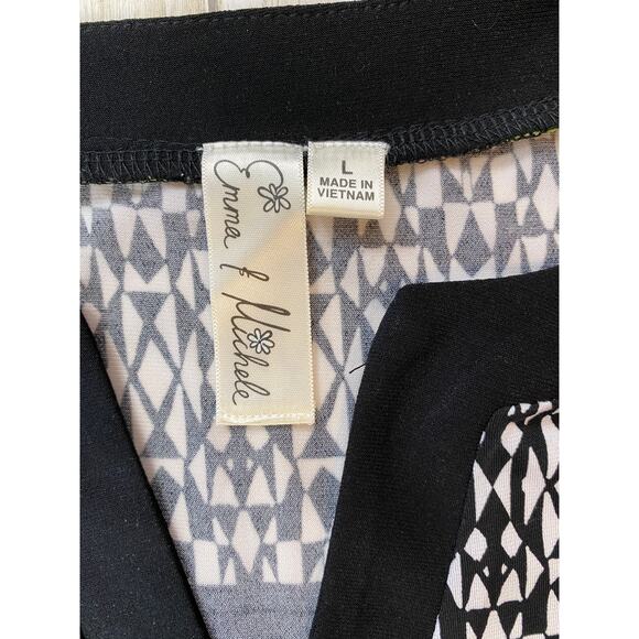 Emma & Michelle Striped Dress - Picture 4 of 16